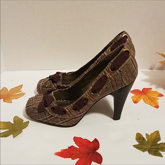 Tribeca Rain-Bow Heels by Kenneth Cole - Picture 4 of 6